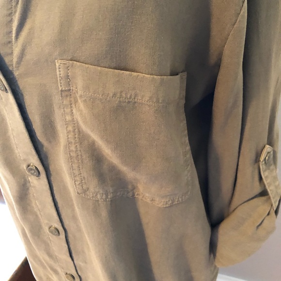 Cloth and Stone button up tunic size medium - Picture 6 of 7